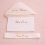 Trusou de botez fetiță din catifea cu perluțe - Model Olivia - imagine 3