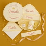 Trusou de botez fetiță cu broderie roz personalizată și perle - Model Little Princess - imagine 5