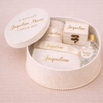 Trusou de botez elegant pentru fetiță, cu dantelă nobilă si perle - Model Jaqueline - imagine 4