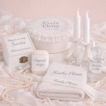 Trusou de botez fetiță alb cu dantelă elegant - Model Dantelina - imagine 4