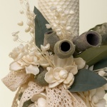 Lumanare de Botez din ceară naturală, flori uscate si flori de lemn - Model Eden - imagine 3