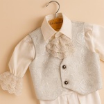 Costum de botez băiat, brocard argintiu cu jabou de bumbac - model Royal Silver
