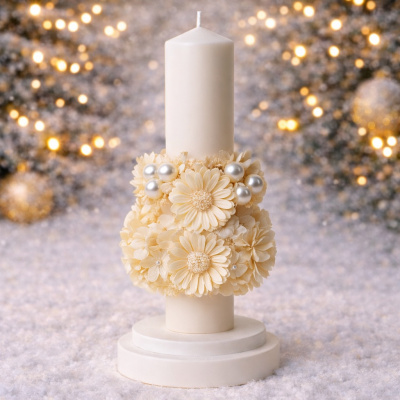 lumânare botez iarnă ALBA din parafină decorată cu flori naturale uscate